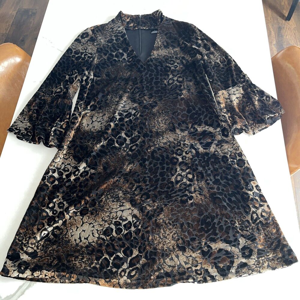 Jessica Howard Women's Animal-Print Velvet Choker Shift Dress Cutout Fully Lined